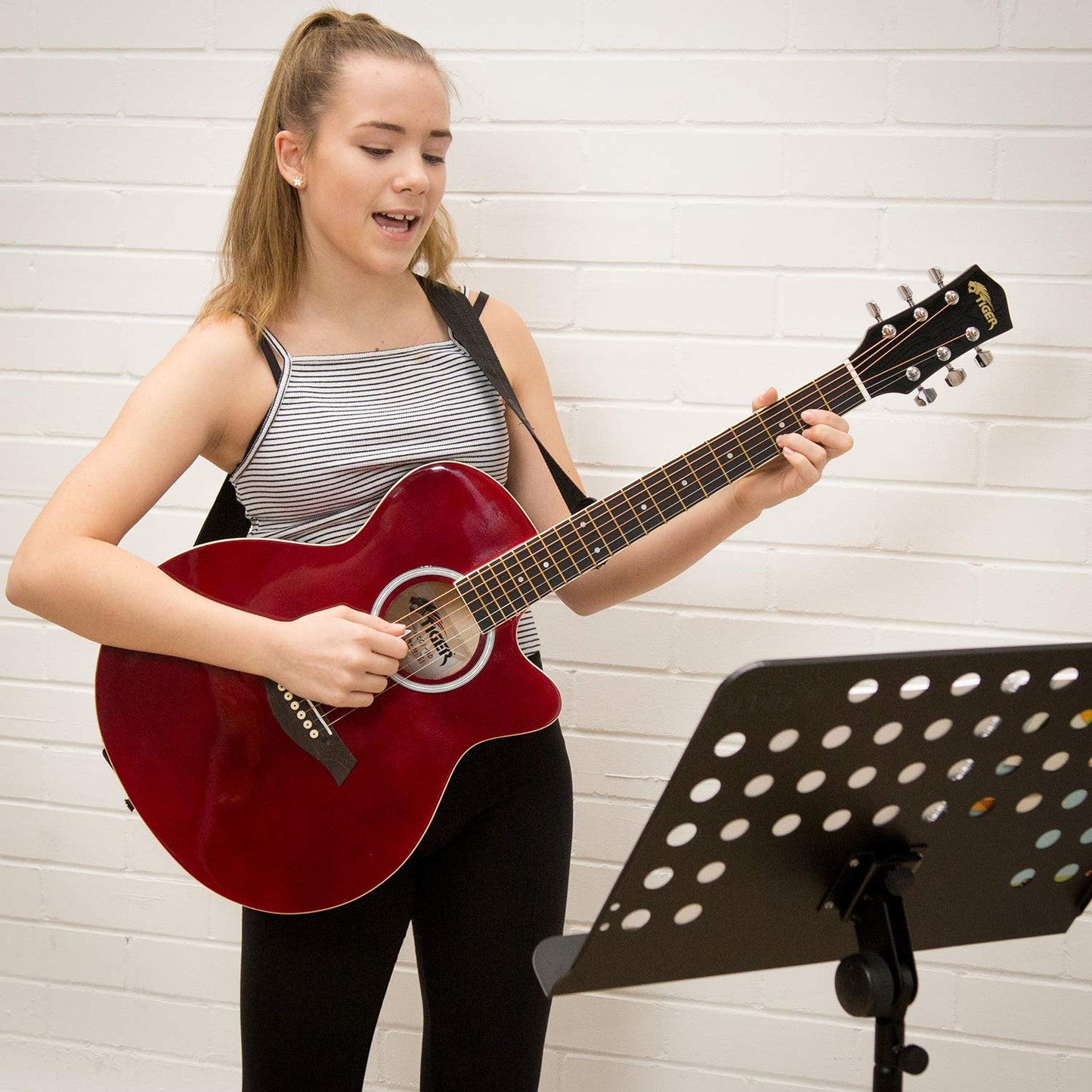 TIGER ACG1-NT34 3/4 Size Acoustic Steel String Guitar - Small body Acoustic Guitar for Ages 9+ with Bag, Strap, Spare Strings and Plectrums - Natural - Now with 6 Months Free Lessons Included