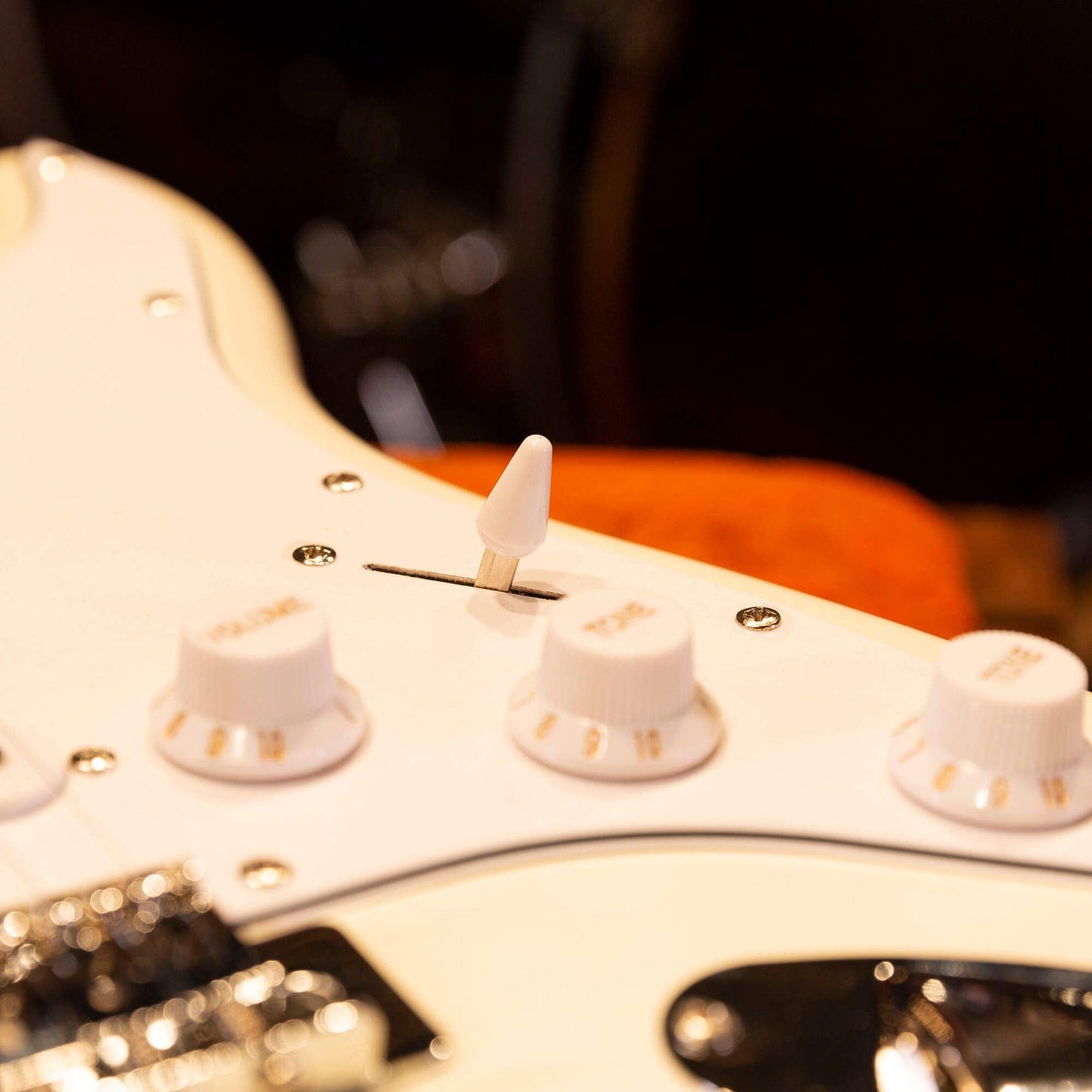 Max Gigkit White Beginner Electric Guitar Kit – Complete Guitar Starter Pack with 6 Months Lessons, Amplifier, Strap, and Accessories – Ideal Beginner Electric Guitars Set for New Players
